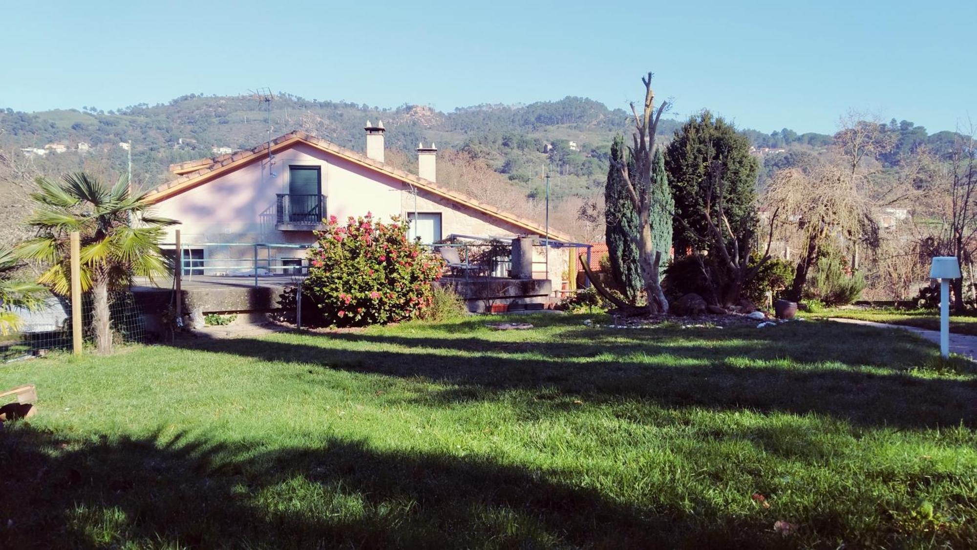 Dom wakacyjny Casa Iriana - Parking Gratis I Jardin I Barbacoa Ourense